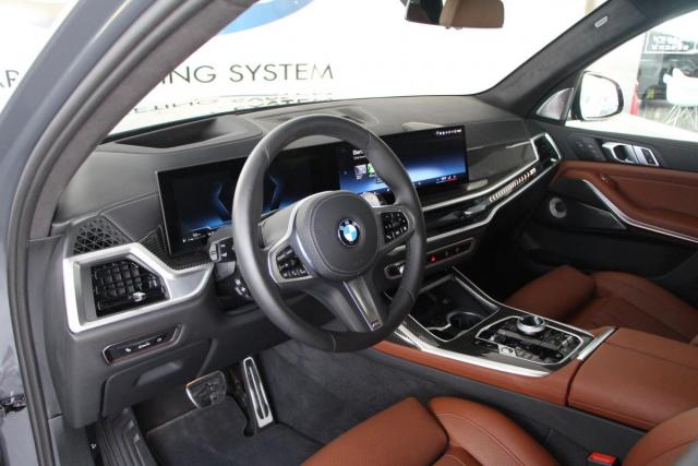 Bmw X7 image 9