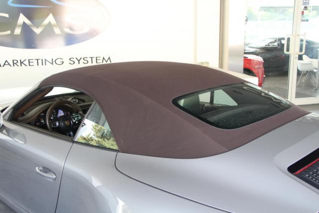 Porsche 911 image 8