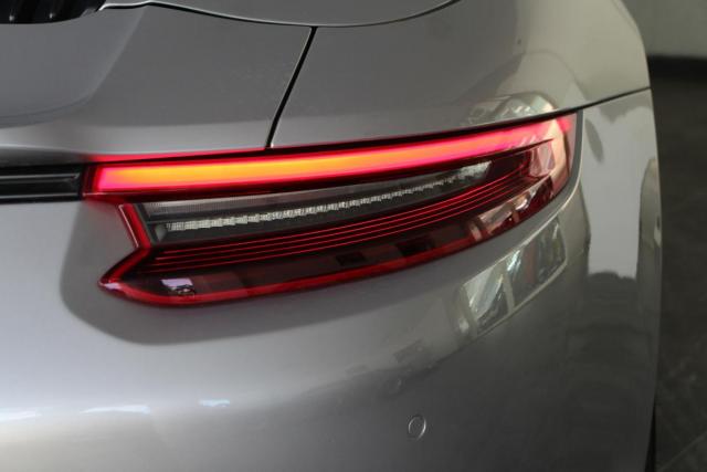Porsche 911 image 3
