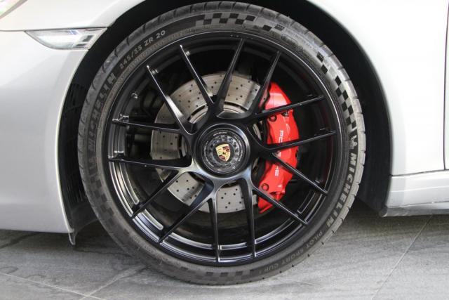 Porsche 911 image 6