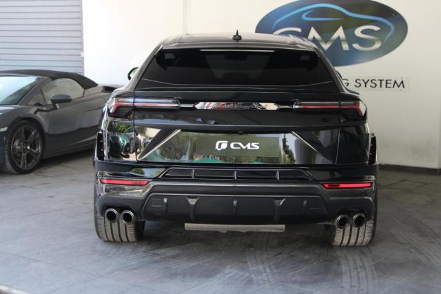 Lamborghini Urus image 1