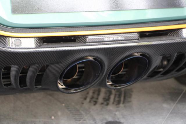 Aston Martin V12 Vantage image 5