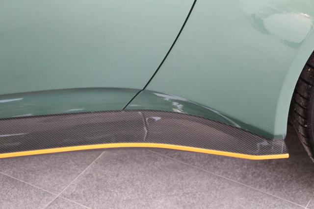 Aston Martin V12 Vantage image 4