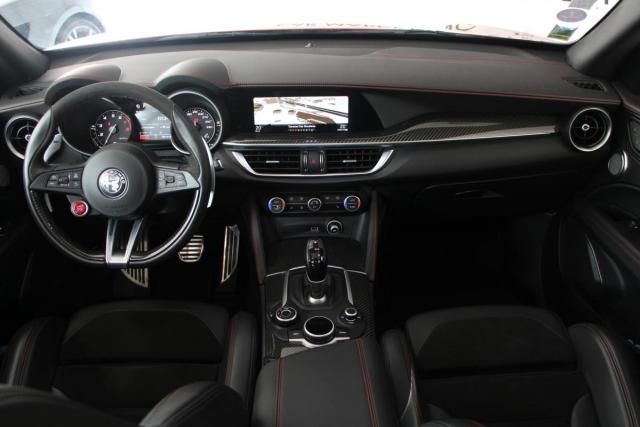 Alfa Romeo Stelvio image 6