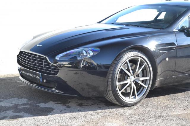Aston Martin Vantage image 5