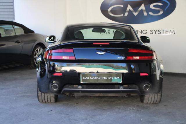 Aston Martin Vantage image 8