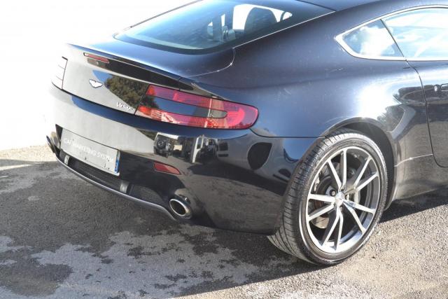 Aston Martin Vantage image 7