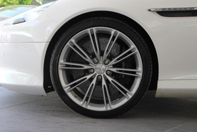 Aston Martin Db9 image 2