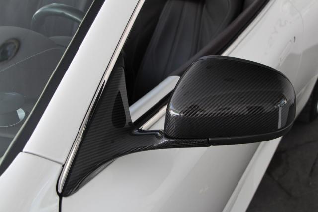 Aston Martin Db9 image 4