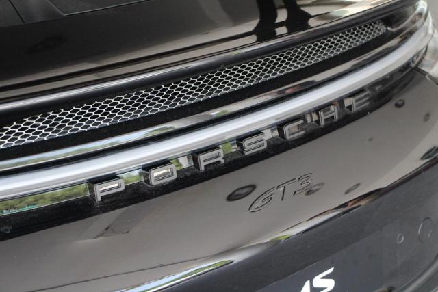 Porsche 911 image 9