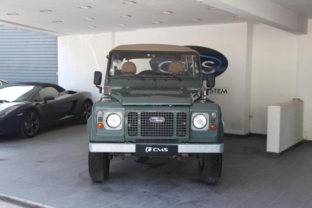 Land Rover Defender 110 image 7