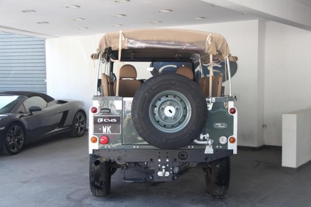 Land Rover Defender 110 image 3