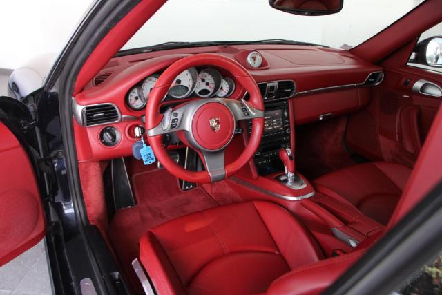 Porsche 911 image 8