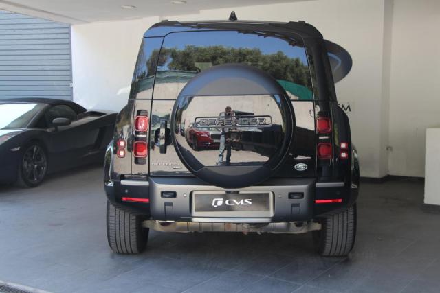 Land Rover Defender image 3