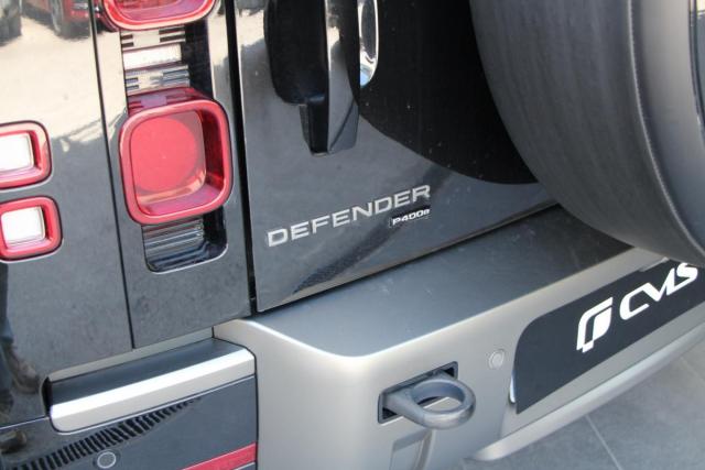 Land Rover Defender image 1