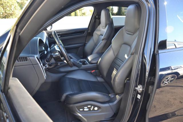 Porsche Cayenne image 2
