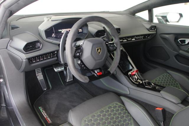 Lamborghini Huracán image 7