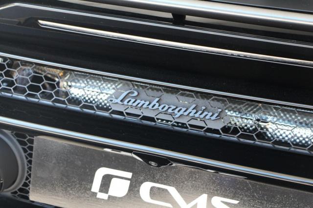 Lamborghini Huracán image 9