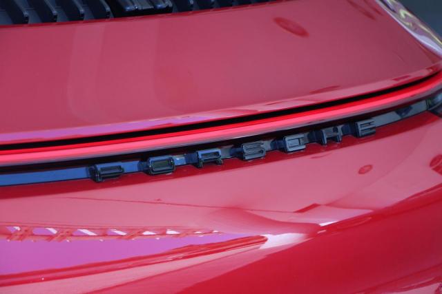 Porsche 911 image 7