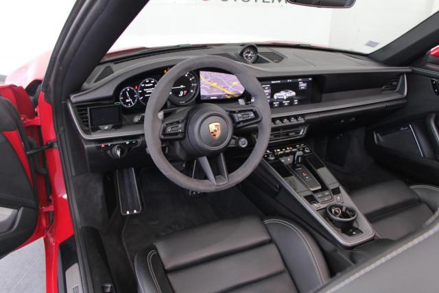 Porsche 911 image 4