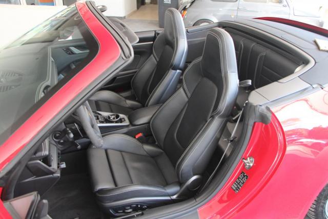 Porsche 911 image 6