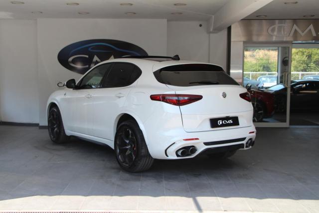 Alfa Romeo Stelvio image 5