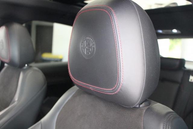 Alfa Romeo Stelvio image 2