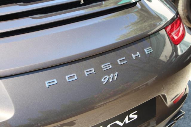 Porsche 911 image 9