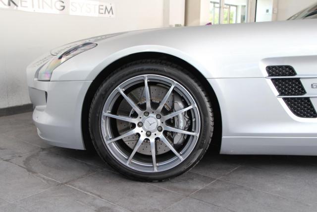 Mercedes Benz Sls Amg image 9