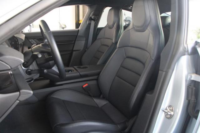 Porsche Taycan image 6