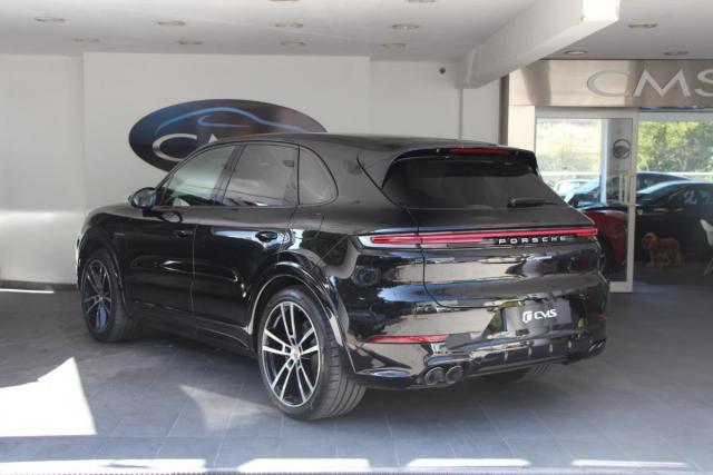 Porsche Cayenne image 2