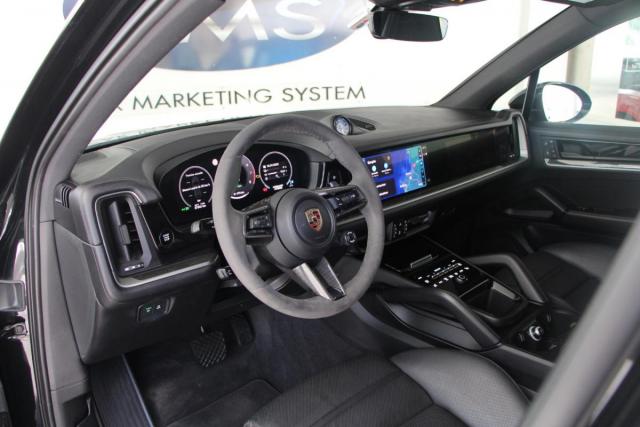 Porsche Cayenne image 8