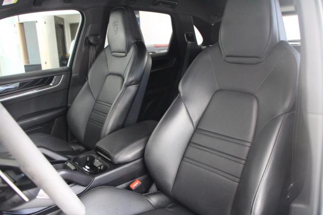 Porsche Cayenne image 9