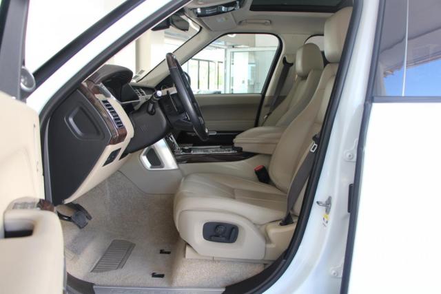Land Rover Range Rover image 2