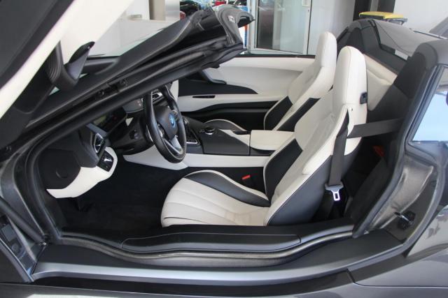 Bmw I8 image 7