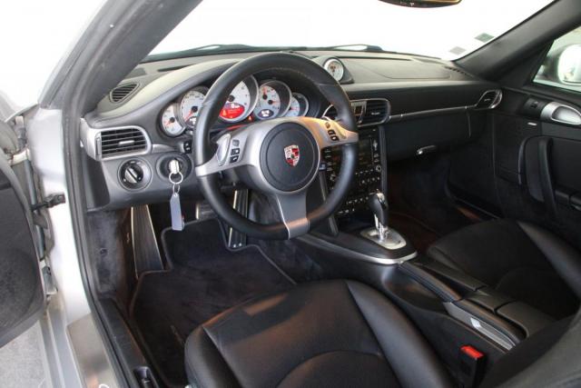 Porsche 911 image 7