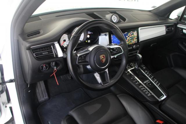 Porsche Macan image 6