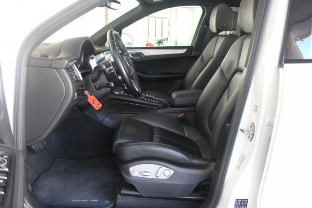 Porsche Macan image 3