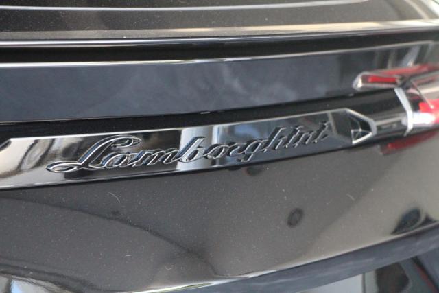 Lamborghini Urus image 8