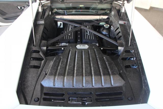 Lamborghini Huracán image 5