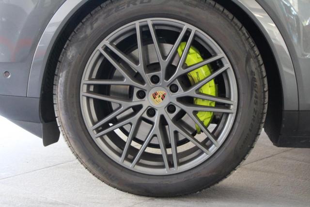 Porsche Cayenne image 4