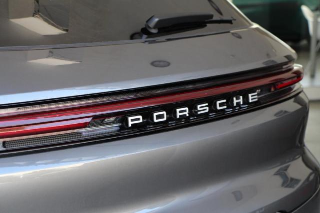 Porsche Cayenne image 8