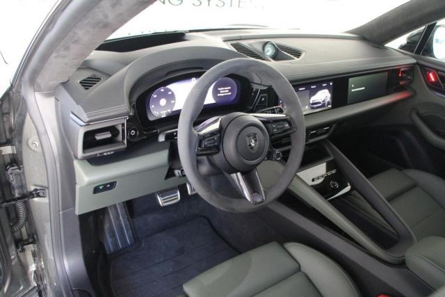 Porsche Macan image 4