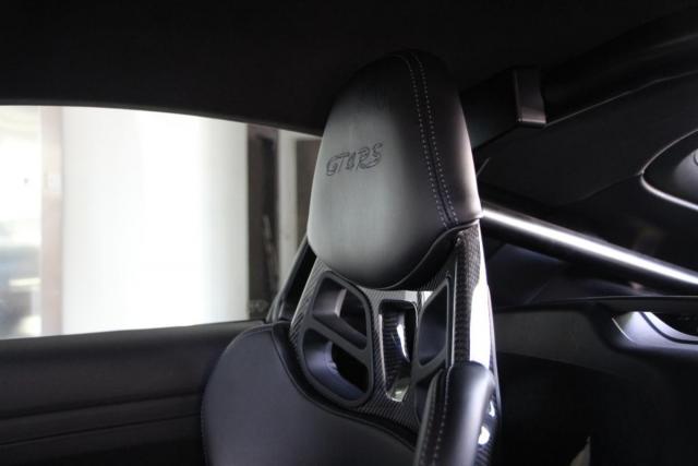 Porsche 718 Cayman image 2