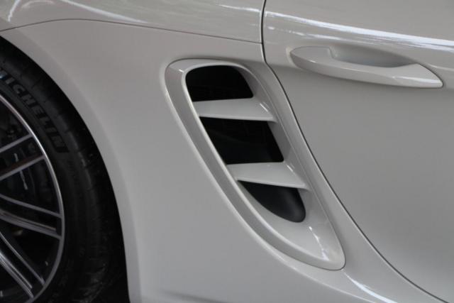 Porsche 718 Cayman image 5
