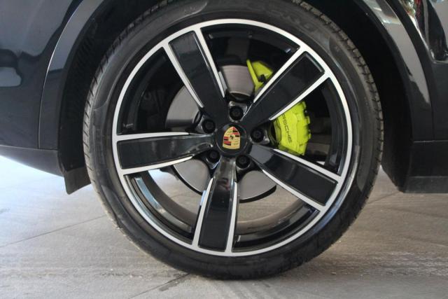 Porsche Cayenne image 2