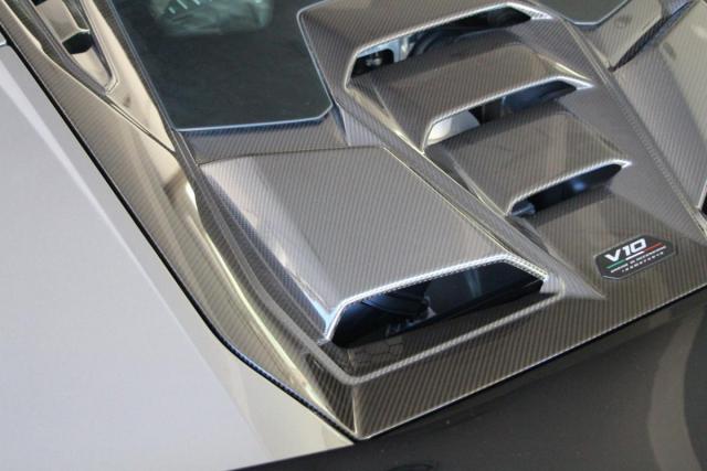 Lamborghini Huracán image 8