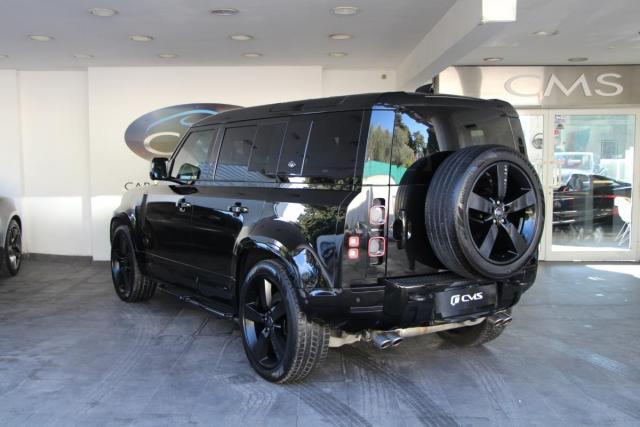 Land Rover Defender image 3