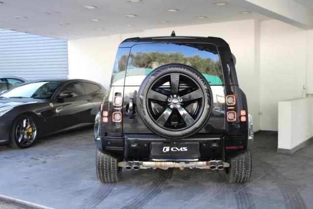 Land Rover Defender image 8