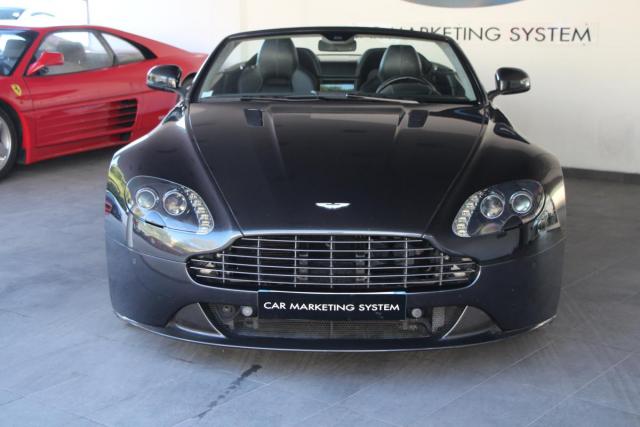 Aston Martin V8 Vantage image 8